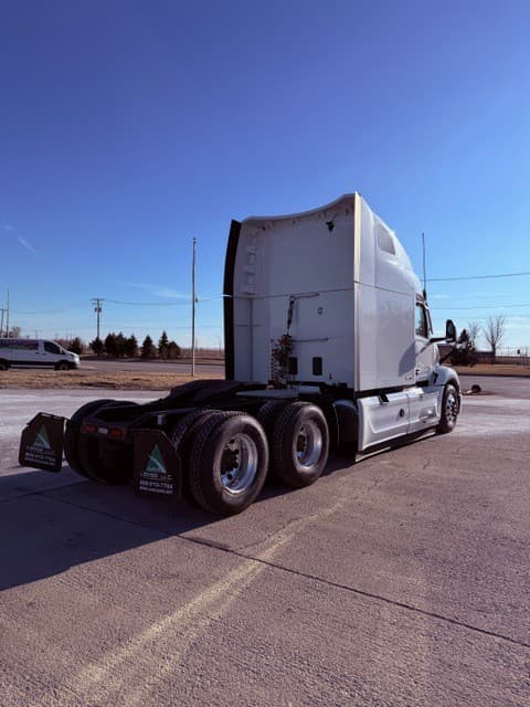 2024 Peterbilt 579 image 4