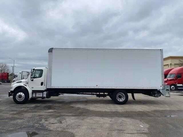 2020 Freightliner M2 image 12