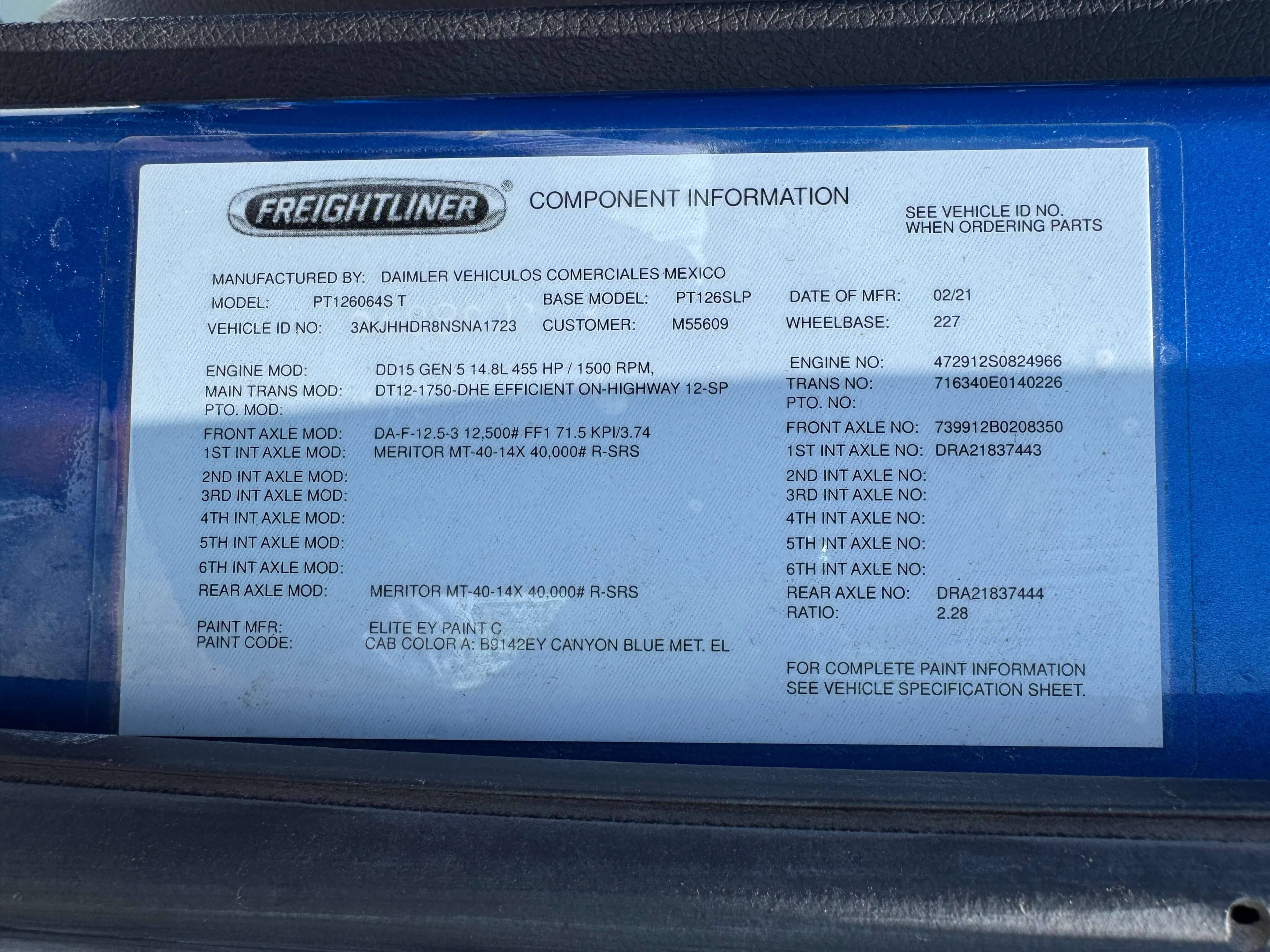 2022 Freightliner Cascadia 126 image 8