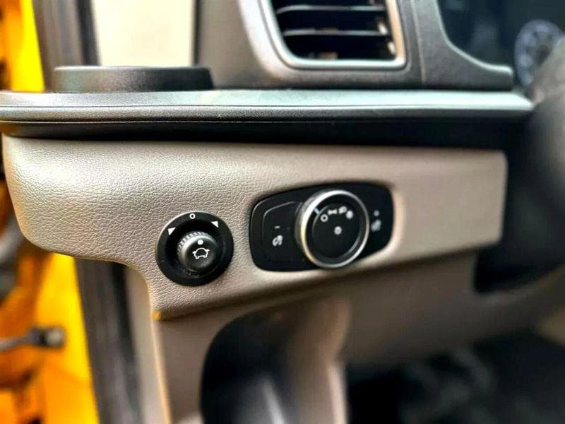 2020 Ford CF8000 image 18