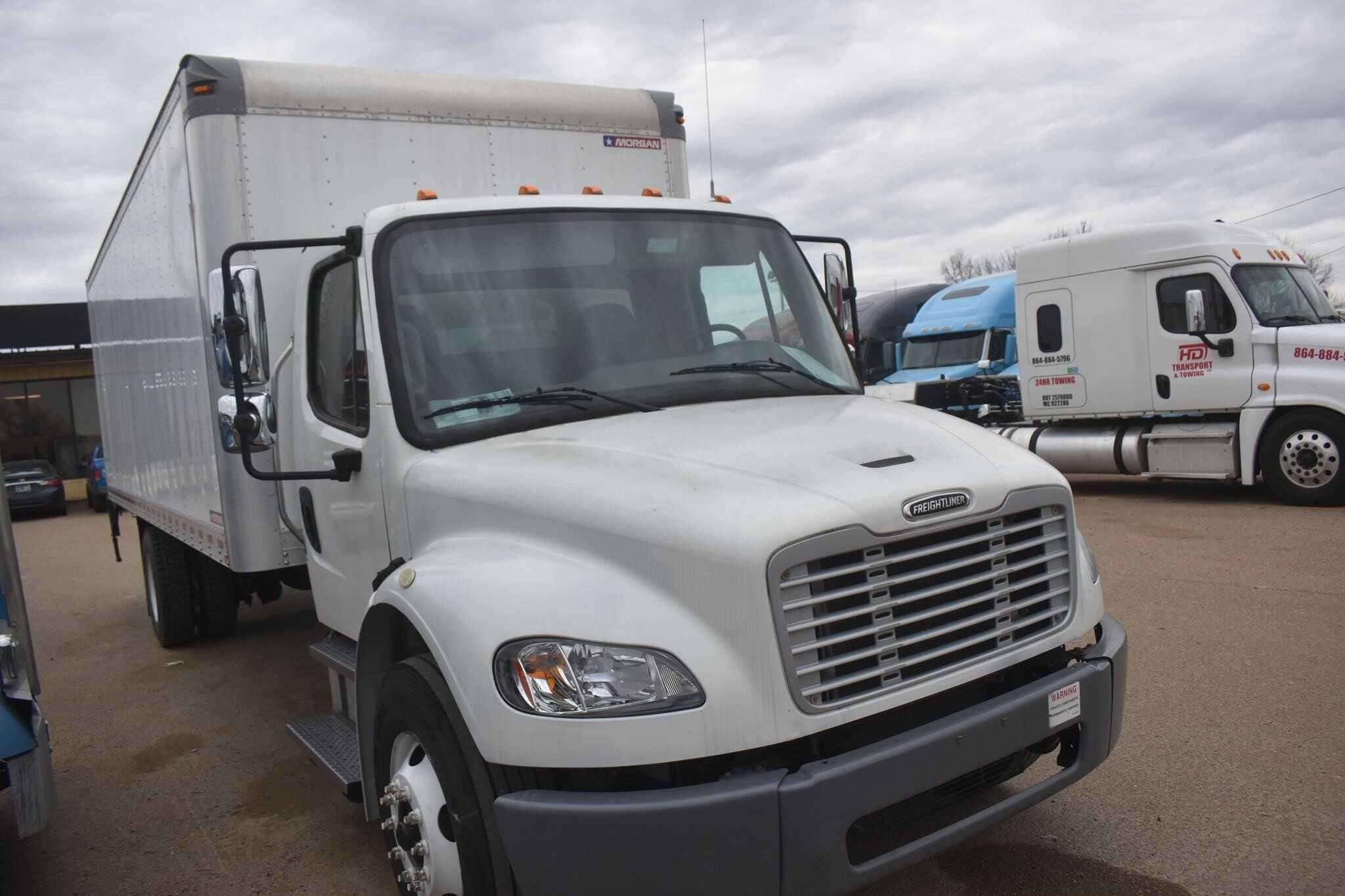 2020 Freightliner M2 image 2