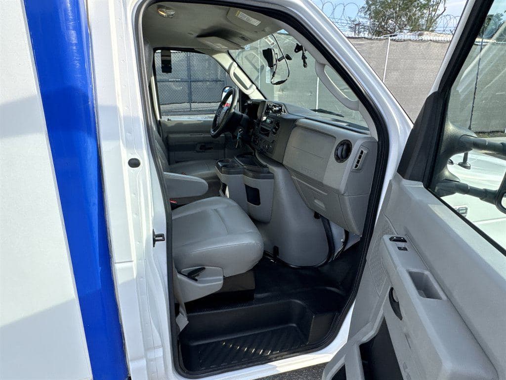 2023 Ford E350 Cutaway image 45