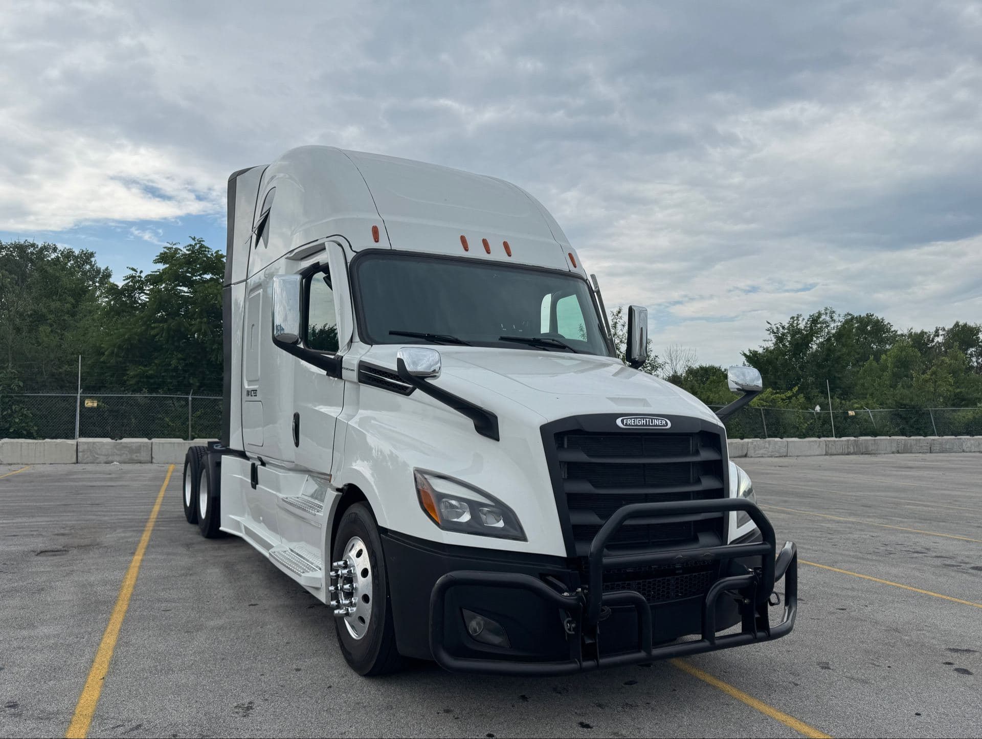 2022 Freightliner Cascadia 126 image 3
