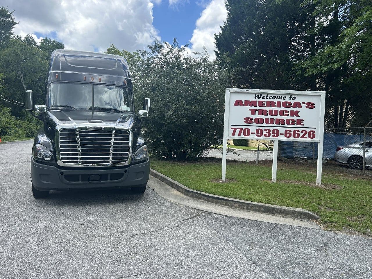 2020 Freightliner Cascadia 125 image 3