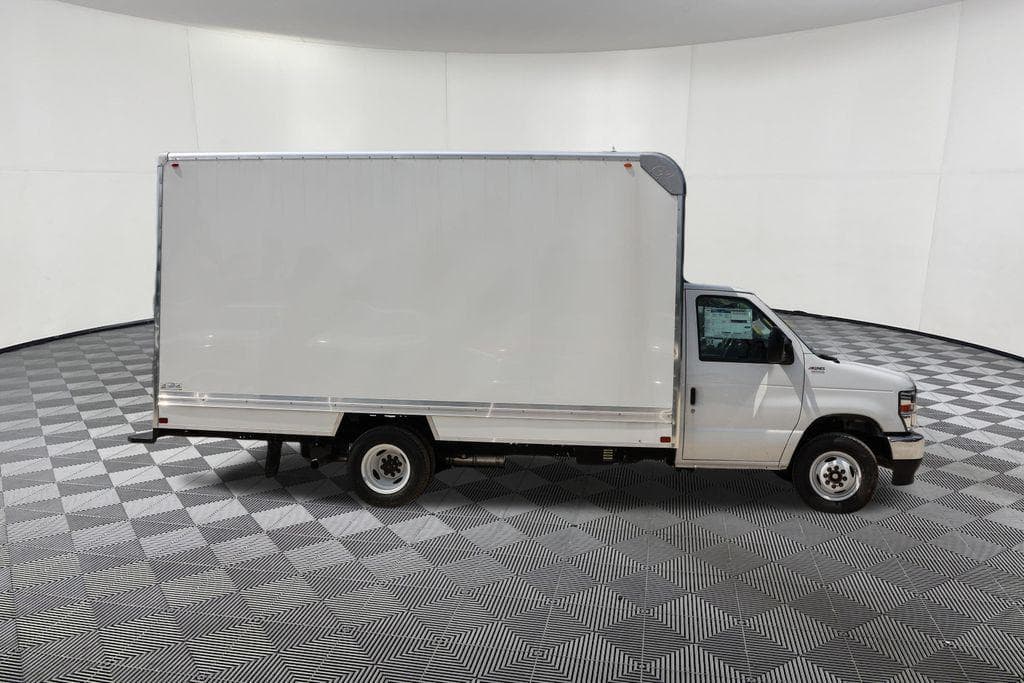 2026 Ford E-350SD Base Box Van image 2