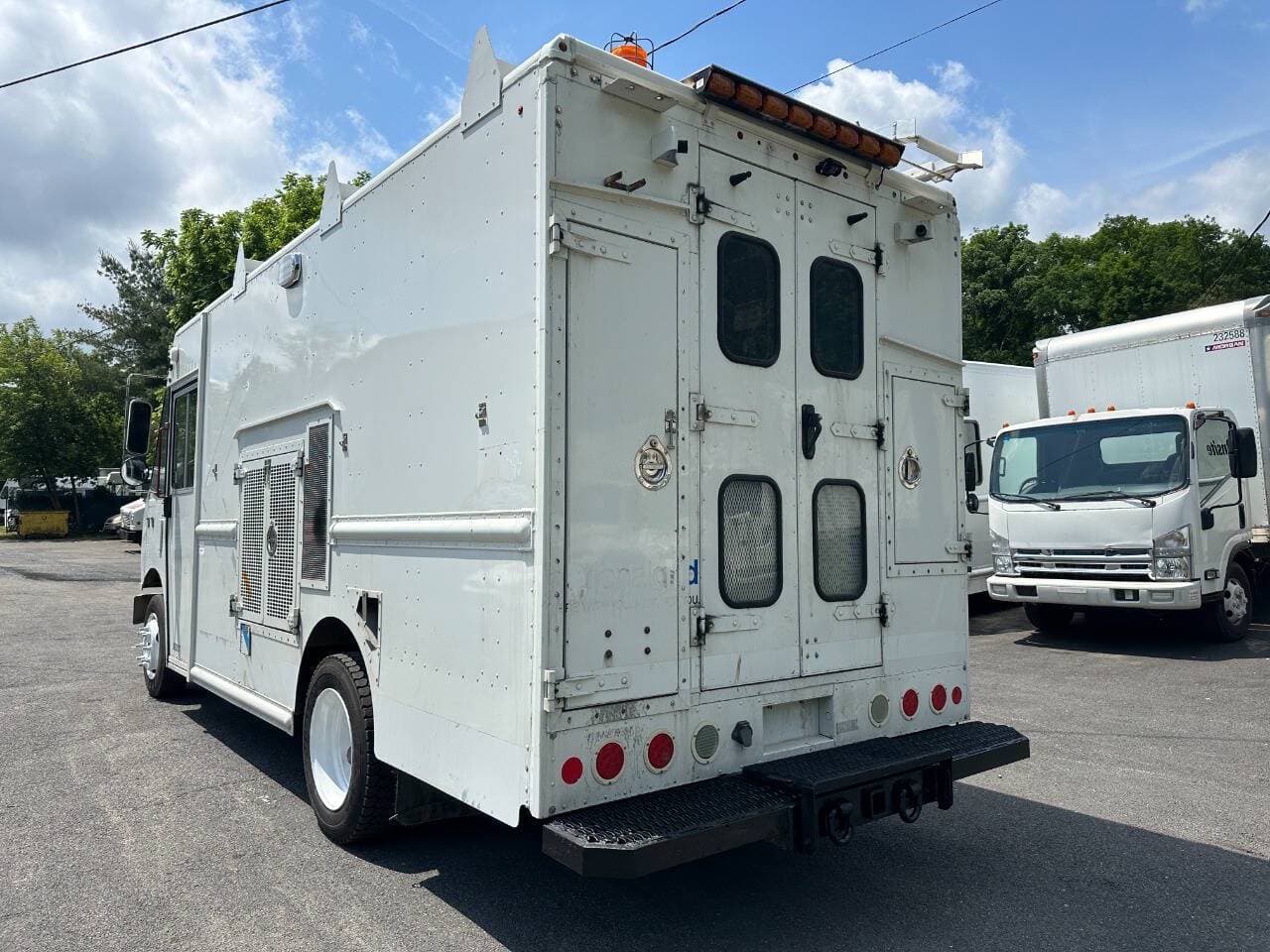 2016 Freightliner MT45 image 6