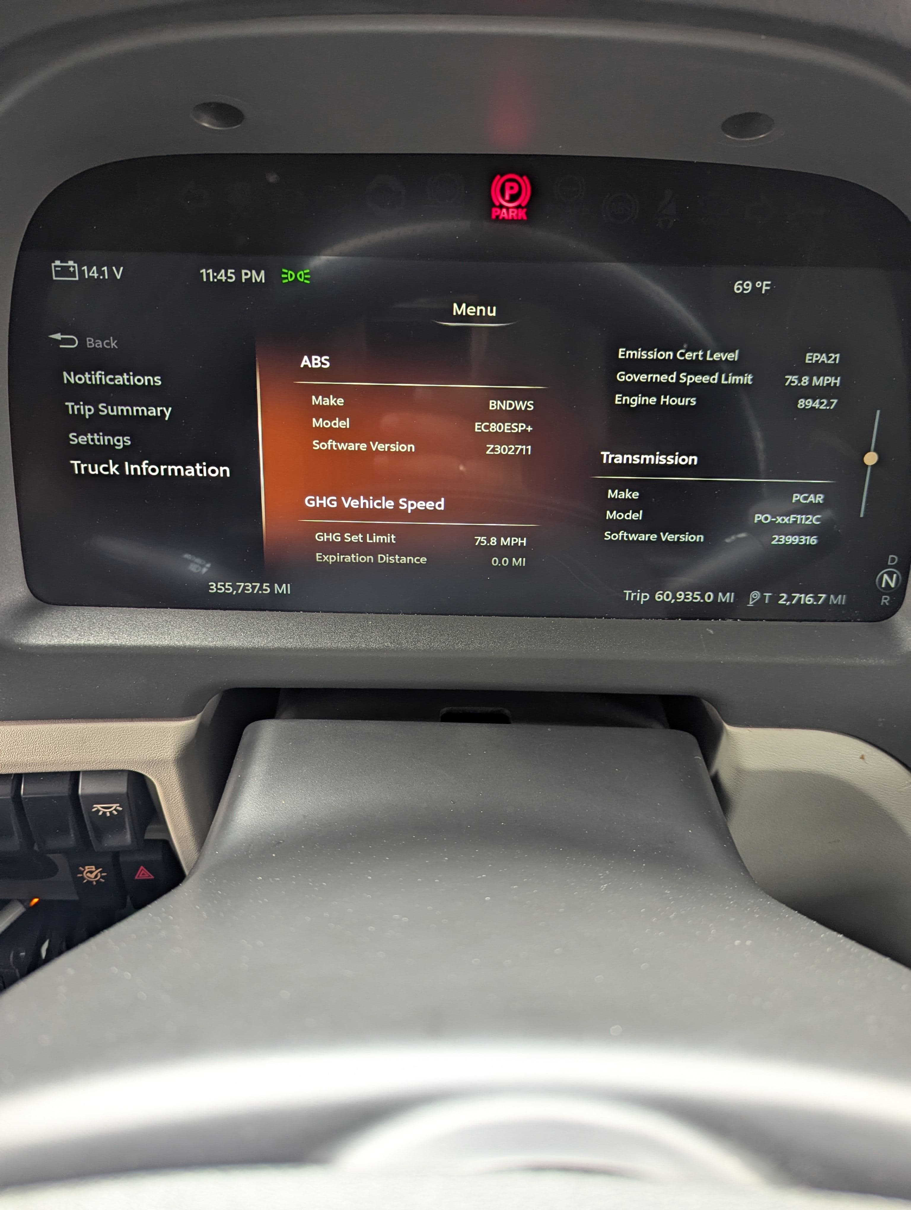 2024 Peterbilt 579 image 18