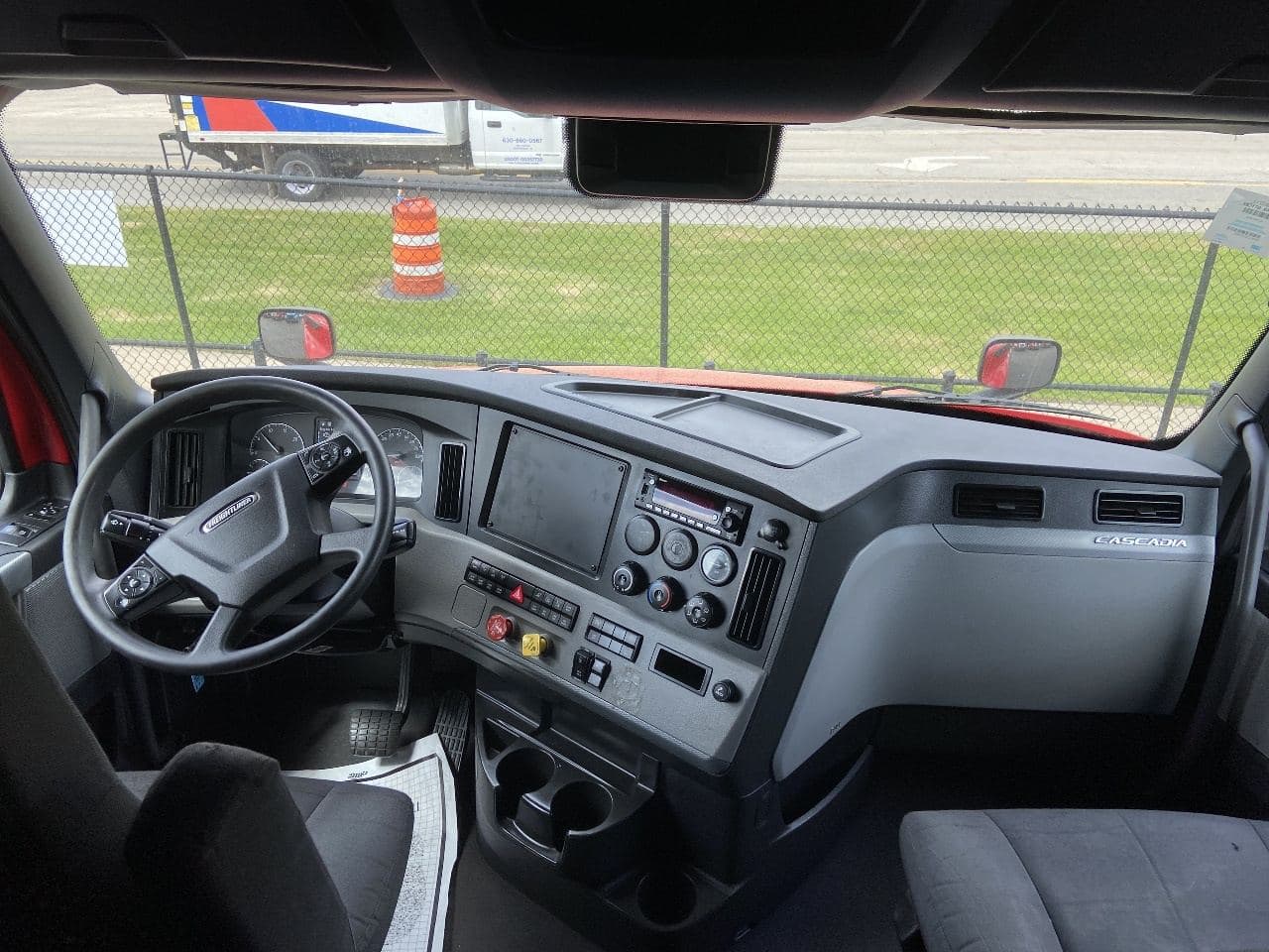 2022 Freightliner Cascadia image 13