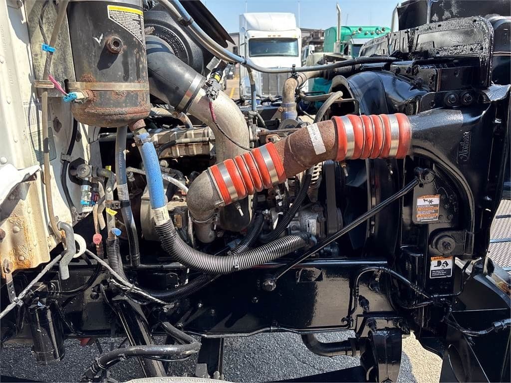 2019 Peterbilt 337 image 10
