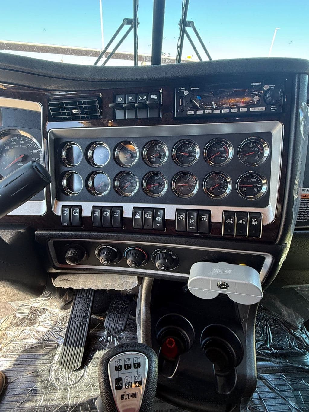 New 2026 KENWORTH W900L image 8