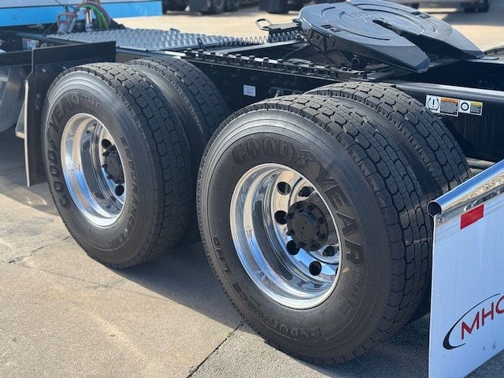 New 2026 KENWORTH W900L image 12