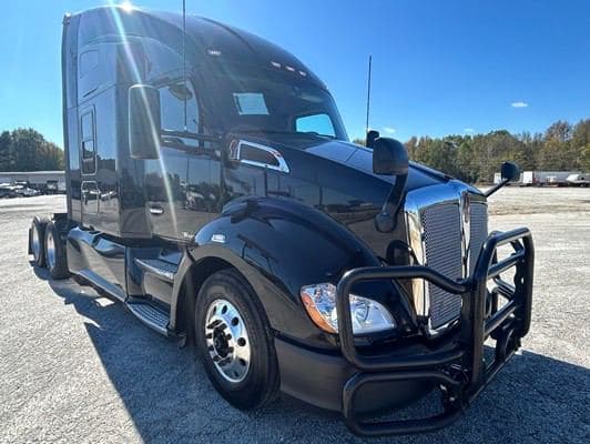 2021 Kenworth T680 image 2