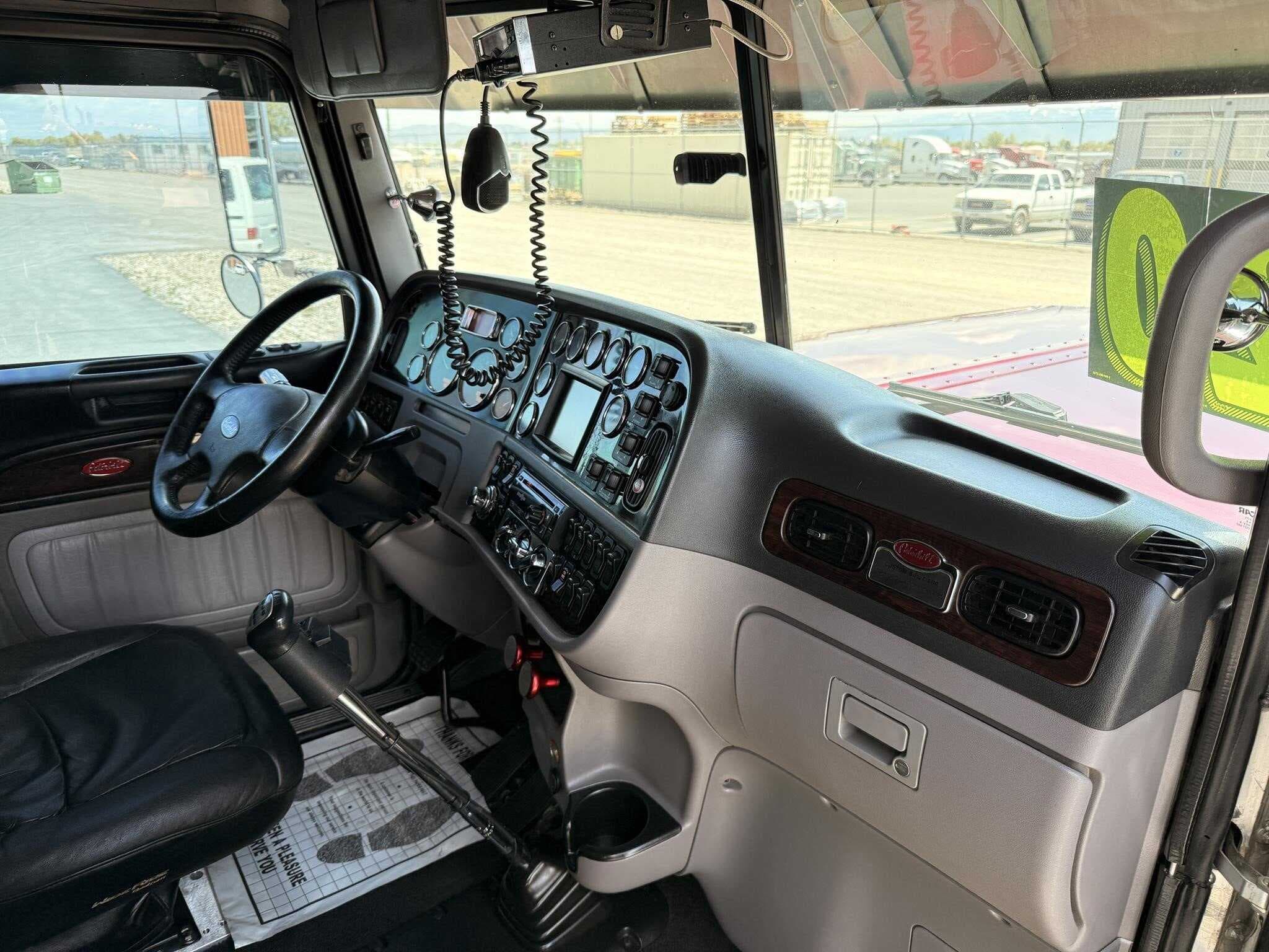 Used 2020 PETERBILT 389 Conventional - Sleeper Truck in Heyburn, ID image 20