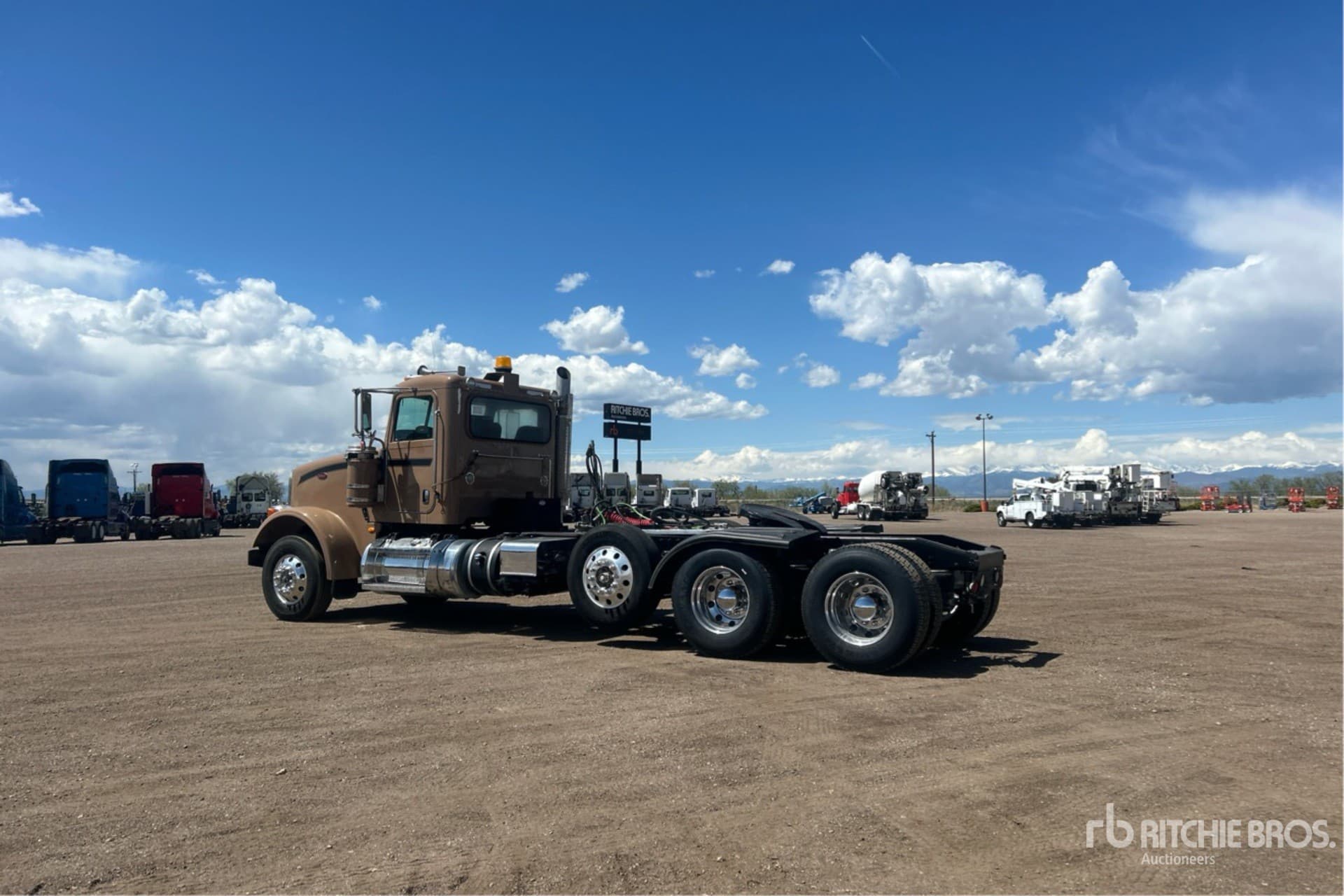 2014 Peterbilt 367 image 4