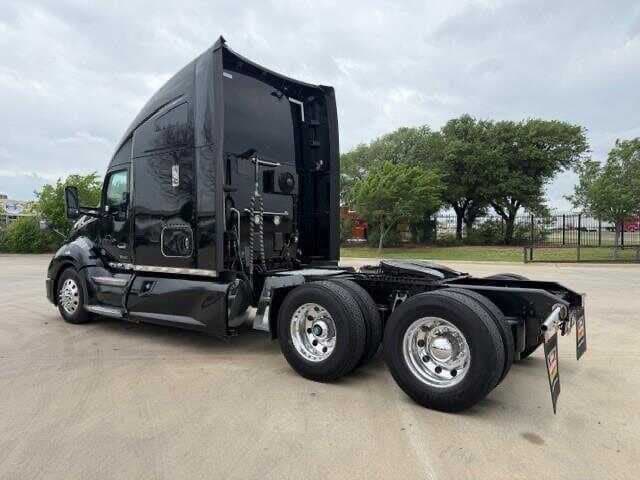 2022 Kenworth T680 image 4