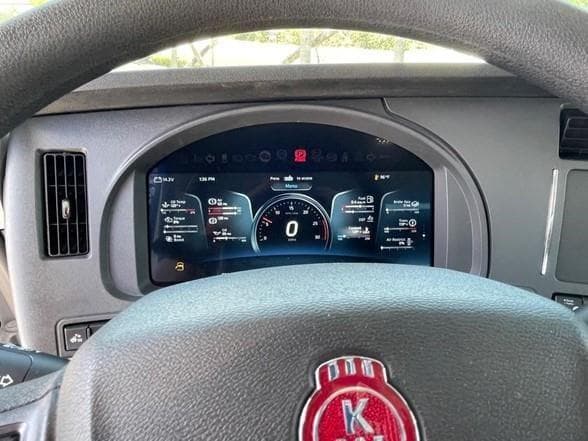 2025 Kenworth T880 image 18