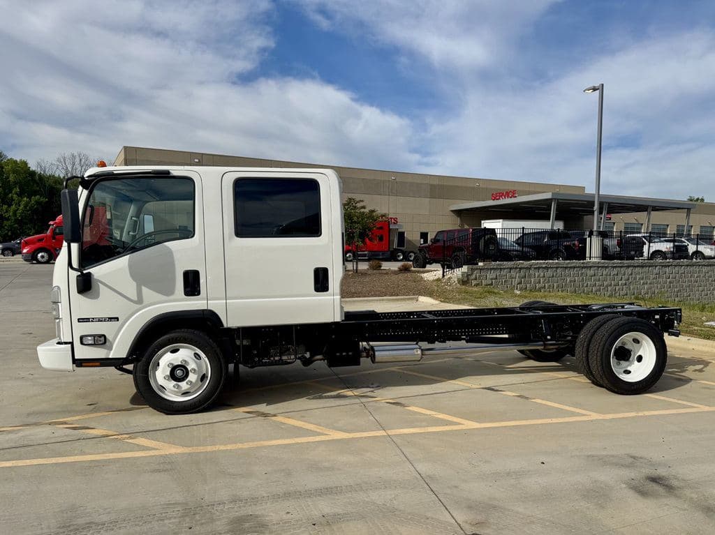 New 2027 ISUZU NPR-HD image 8