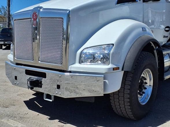 2025 Kenworth T880 image 4