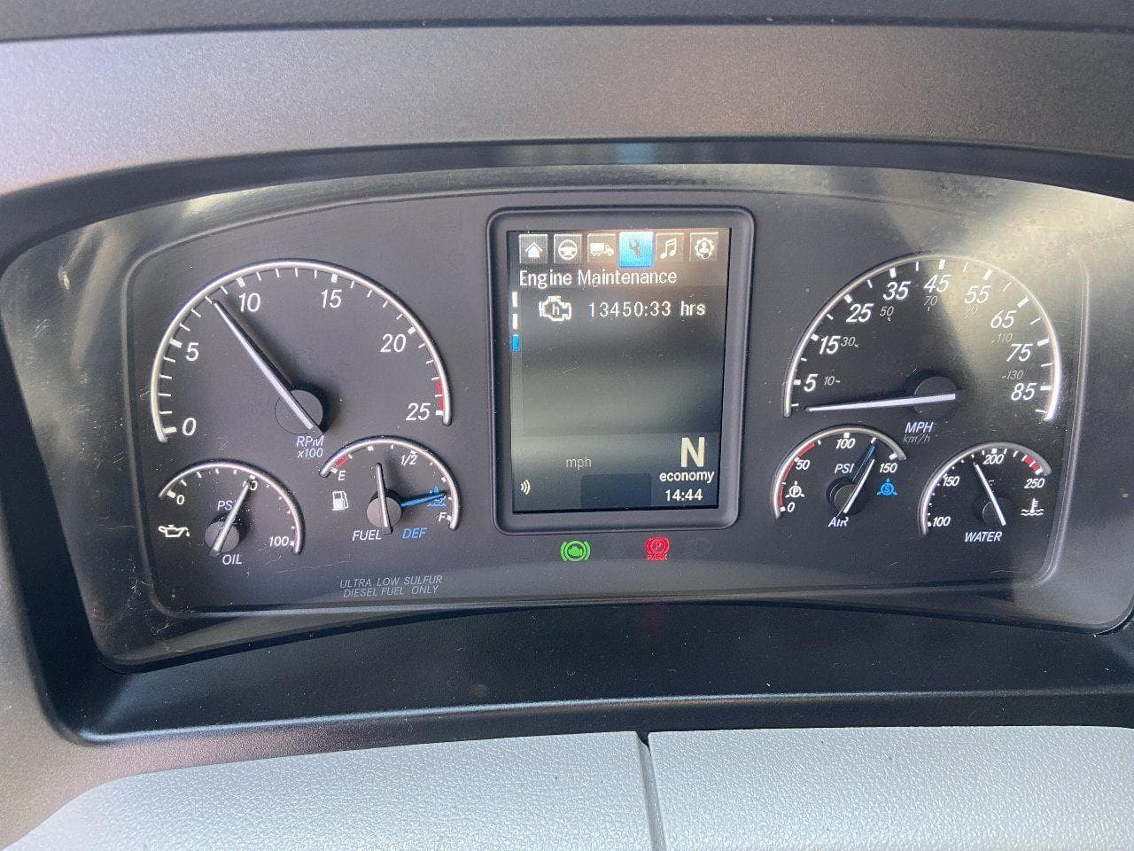 2022 FREIGHTLINER Cascadia CA126 ** Tandem Axle Sleeper image 12