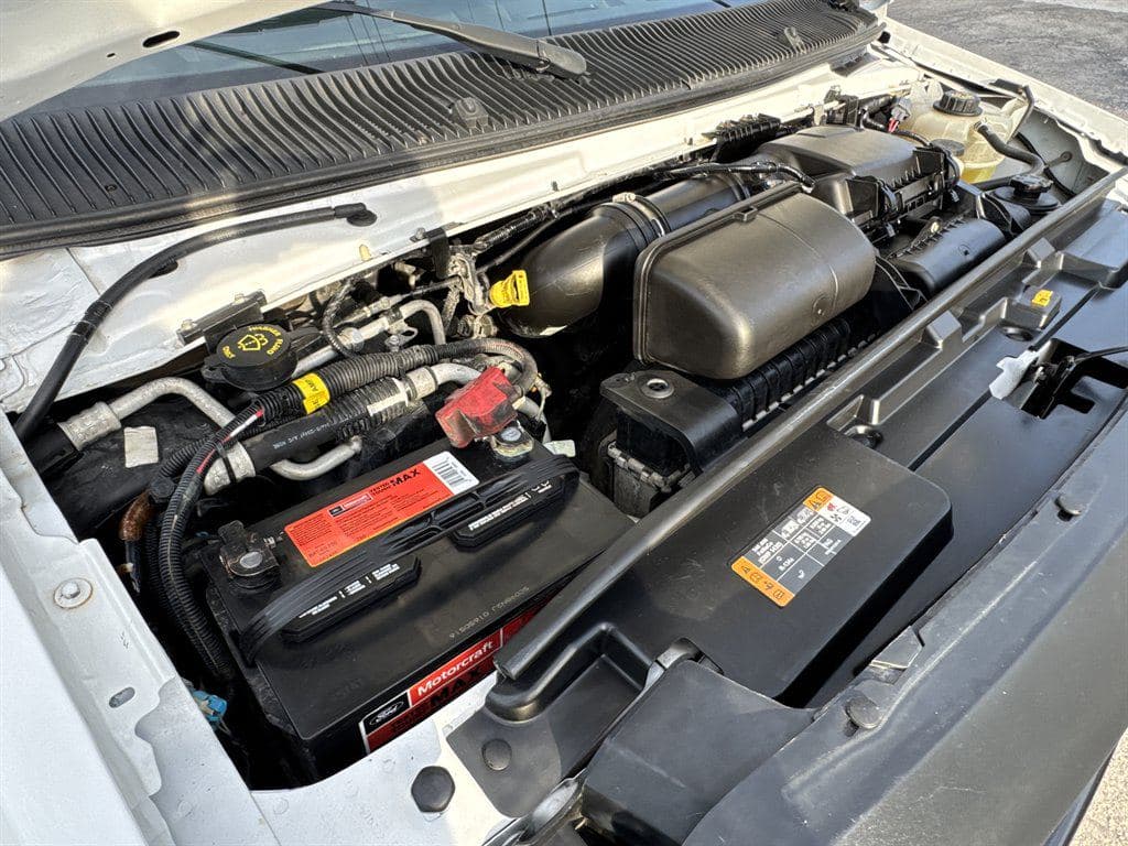 2023 Ford E350 Cutaway image 39