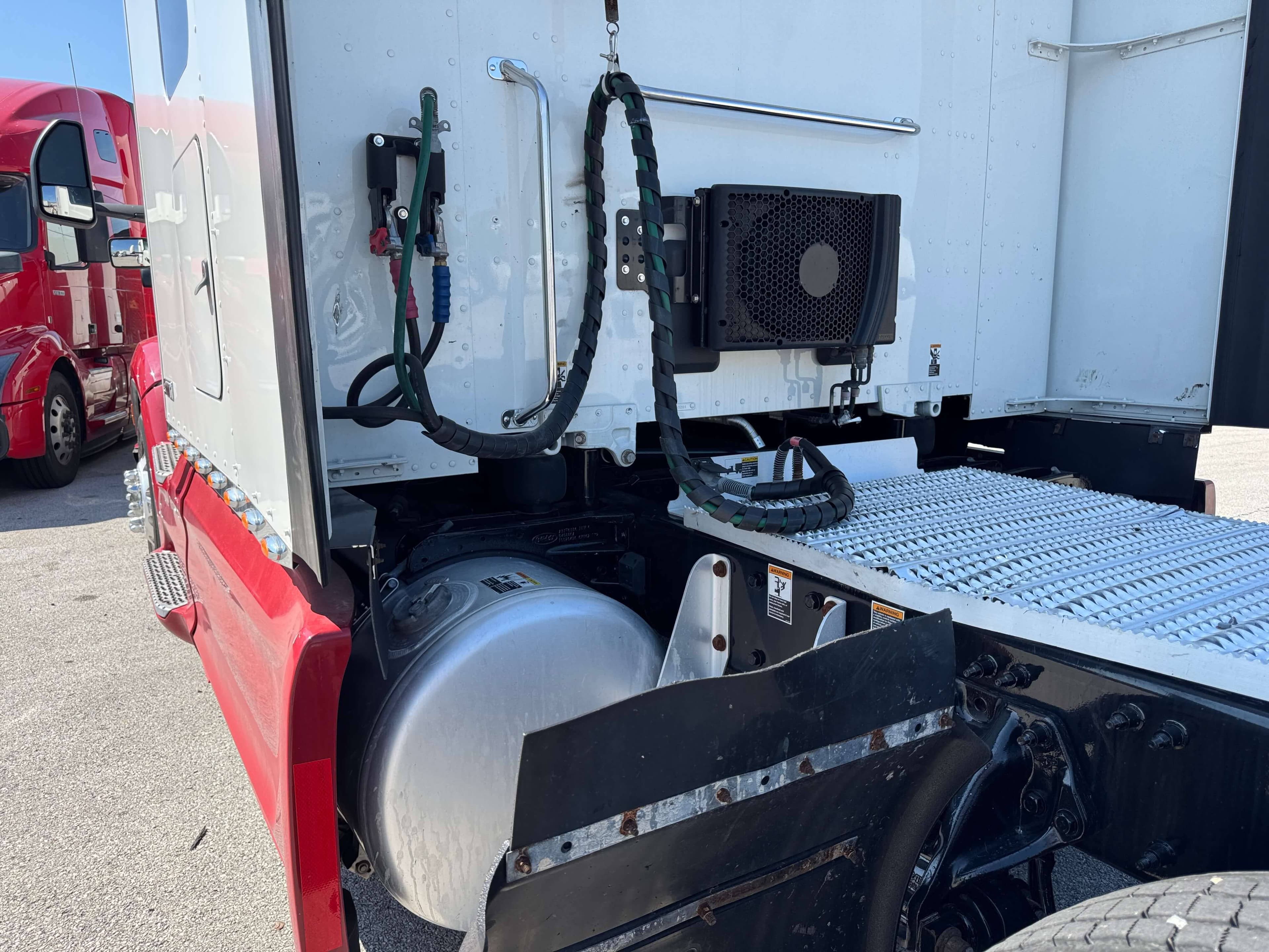 2023 Peterbilt 579 image 7