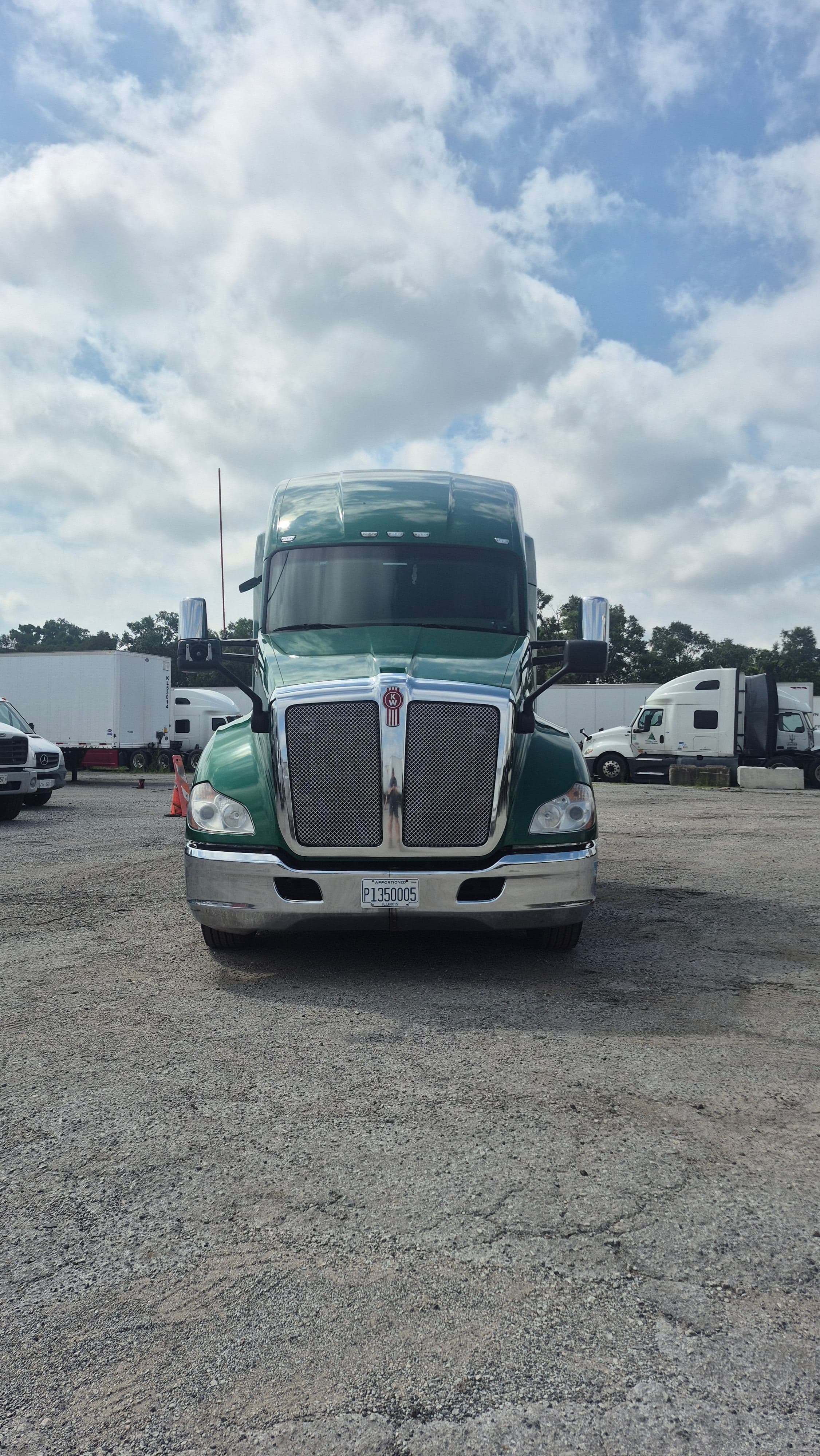 2019 Kenworth T680 image 1