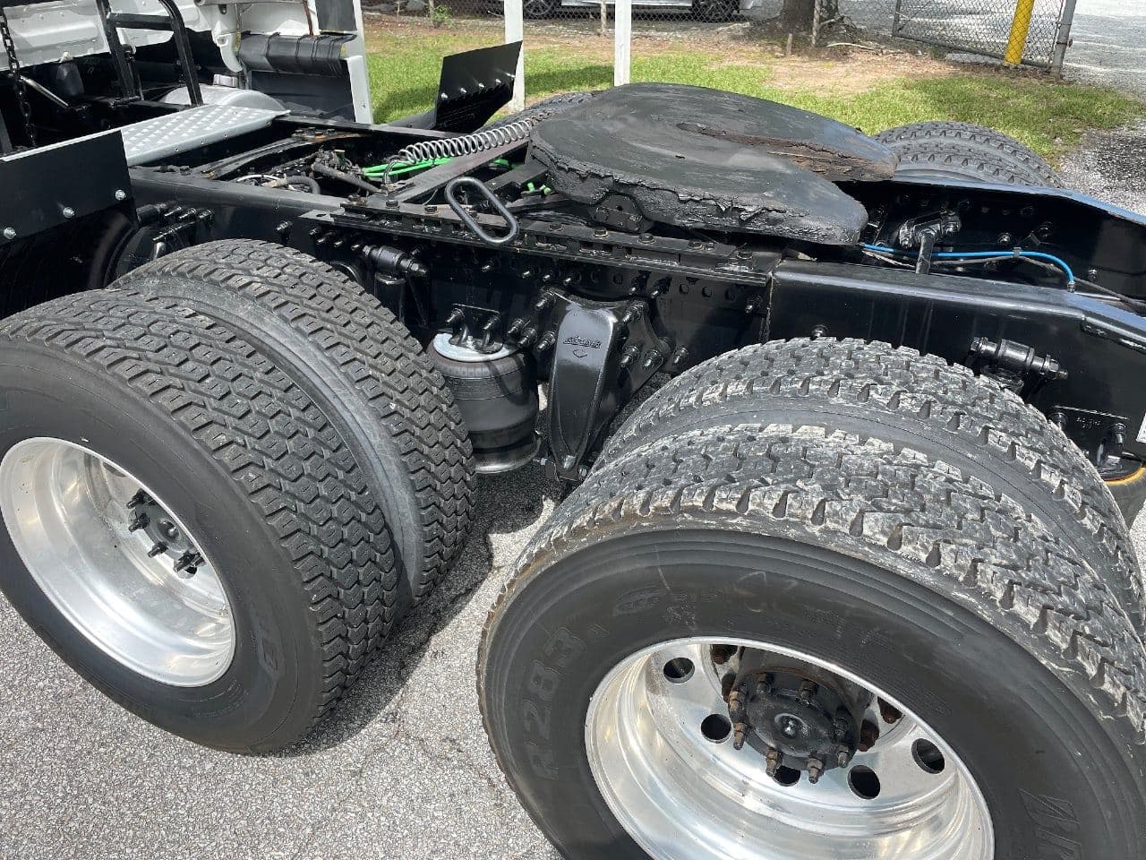 2019 Freightliner Cascadia 126 image 12