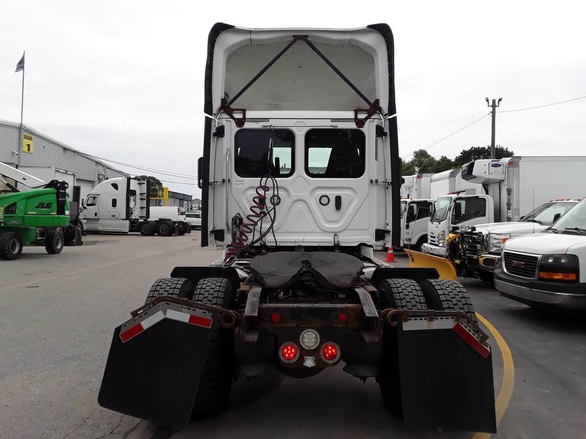 2018 Freightliner Cascadia image 9