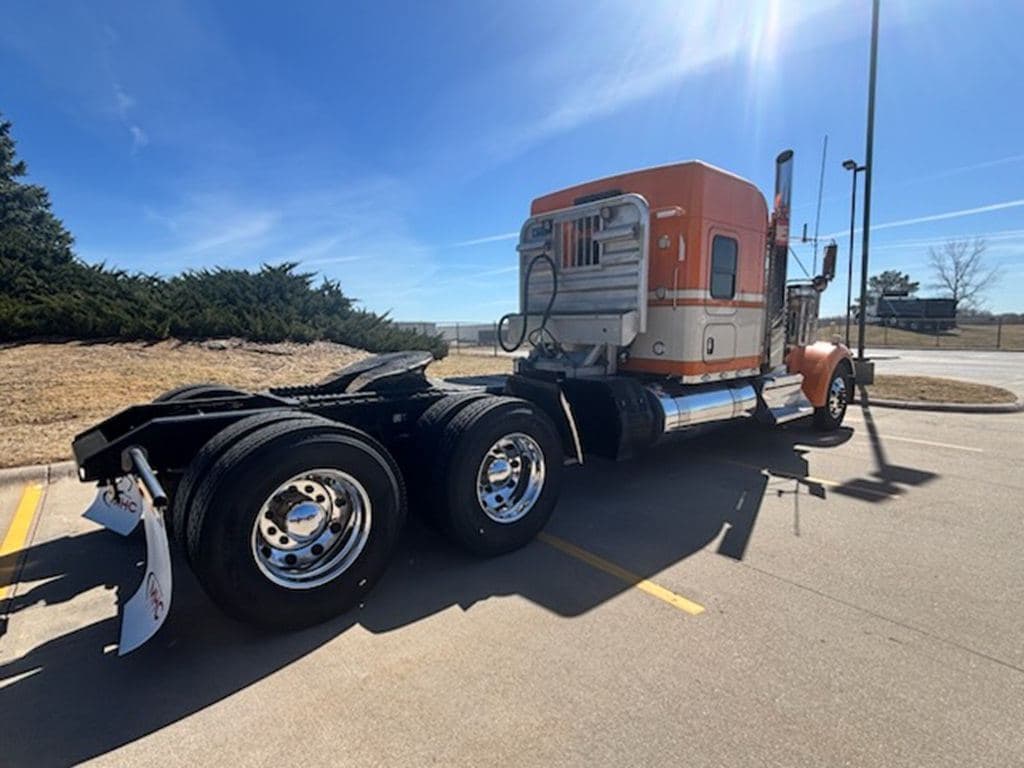 Used 2019 KENWORTH W900L image 9