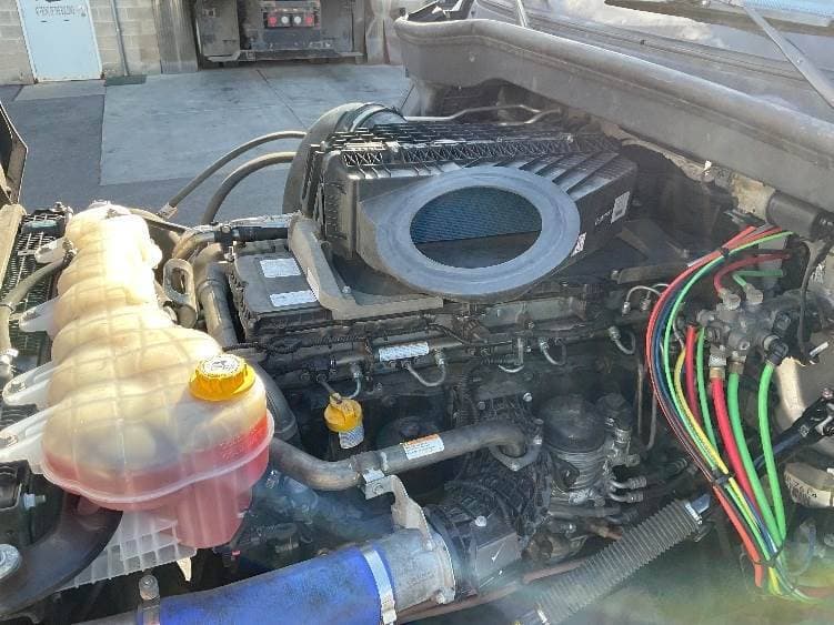 2021 Freightliner Cascadia image 10