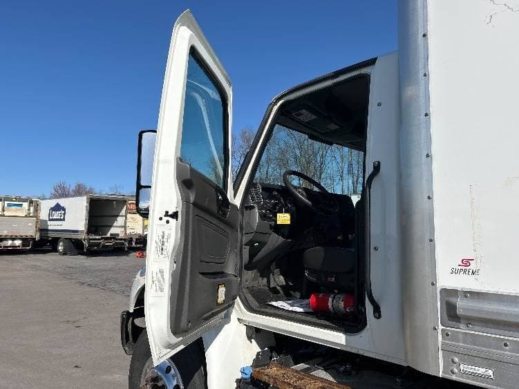 2022 International MV607 Box Truck - 220HP, 6 Speed Automatic, Roll up Door image 16