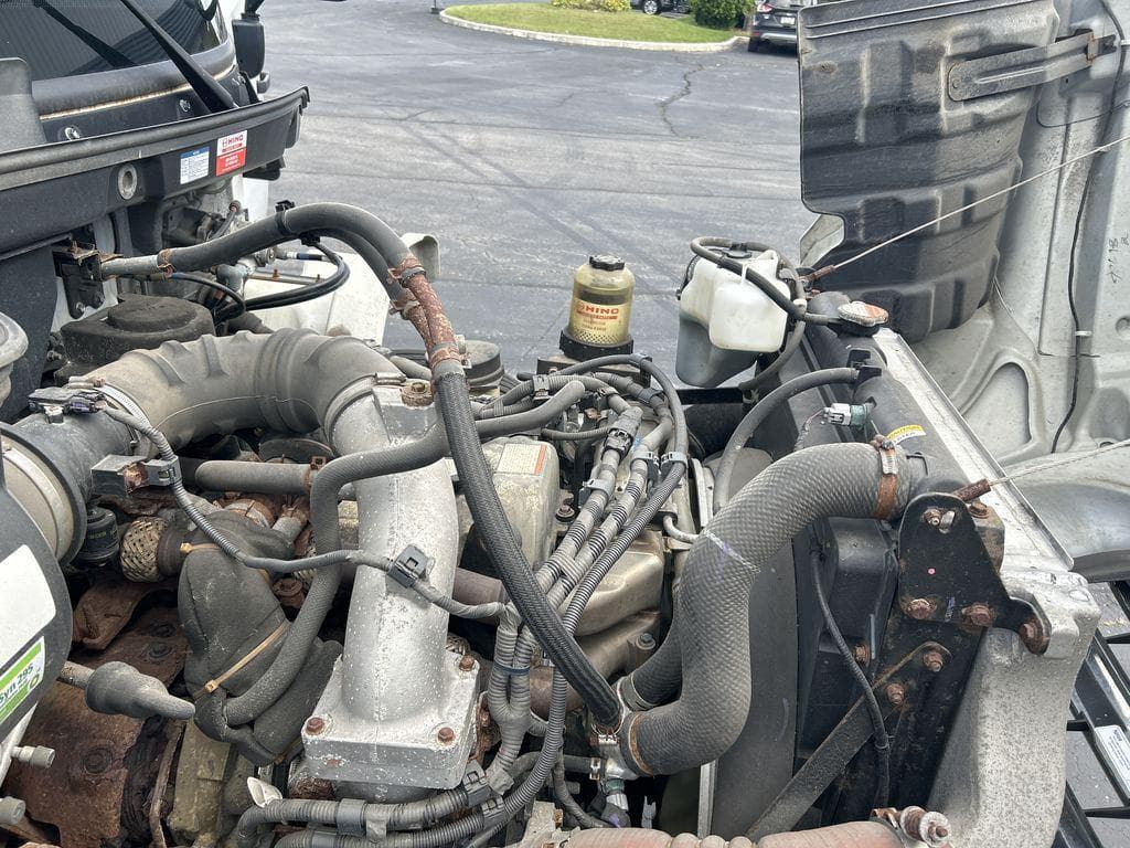 2019 Hino 338 image 13