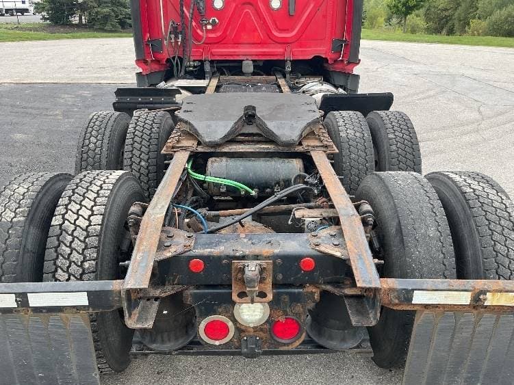 2018 Freightliner Cascadia image 8