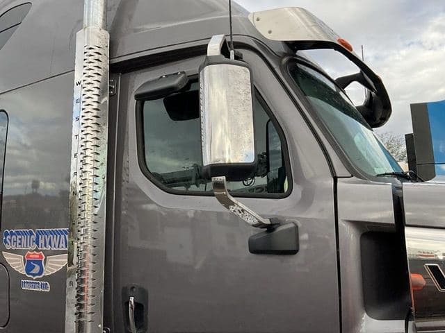 2022 Western Star 4900SB image 6