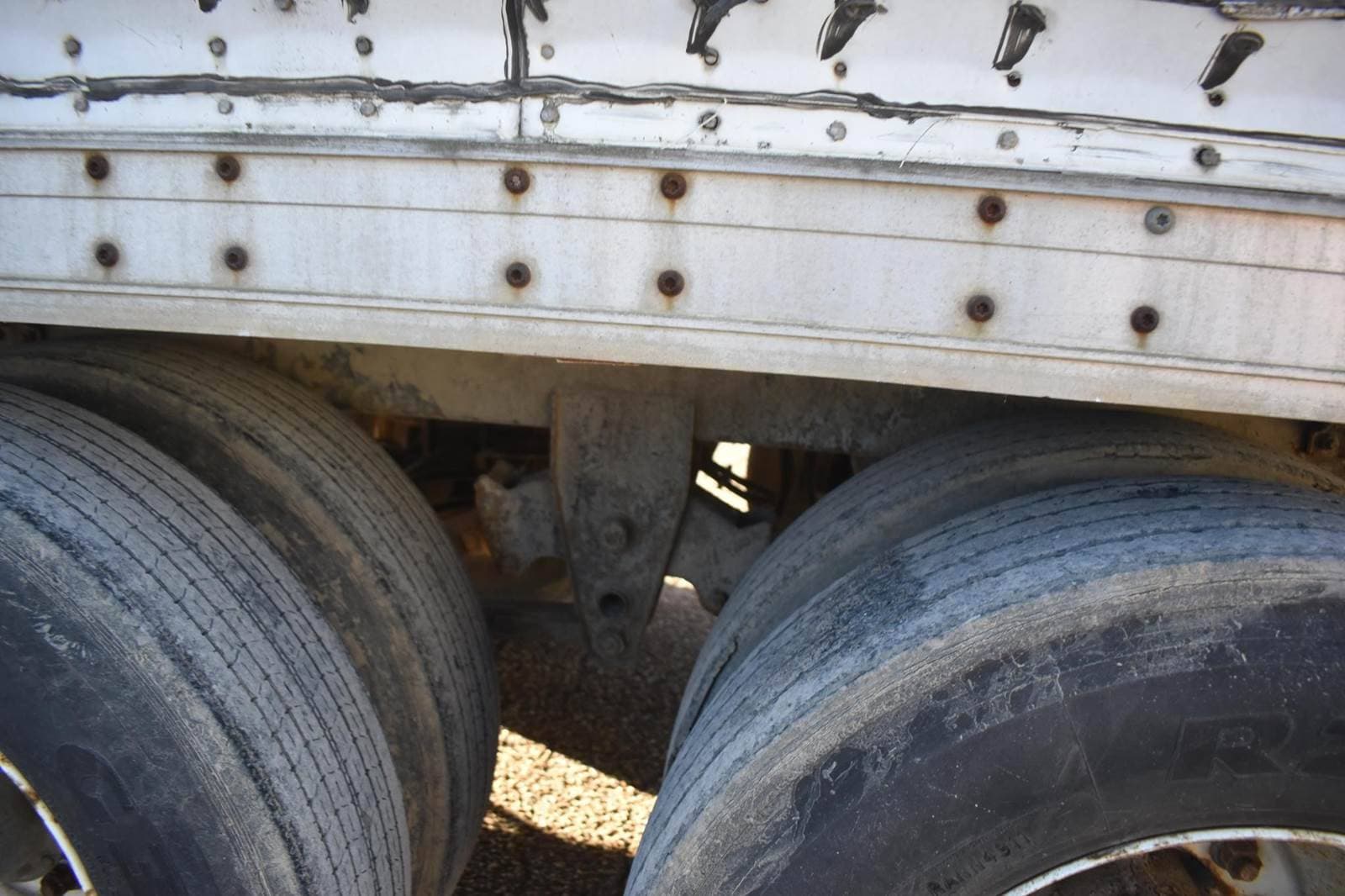 2000 Wabash 53 ft Dry Van Trailer - Swing Door, Spring, Fixed Axle image 3