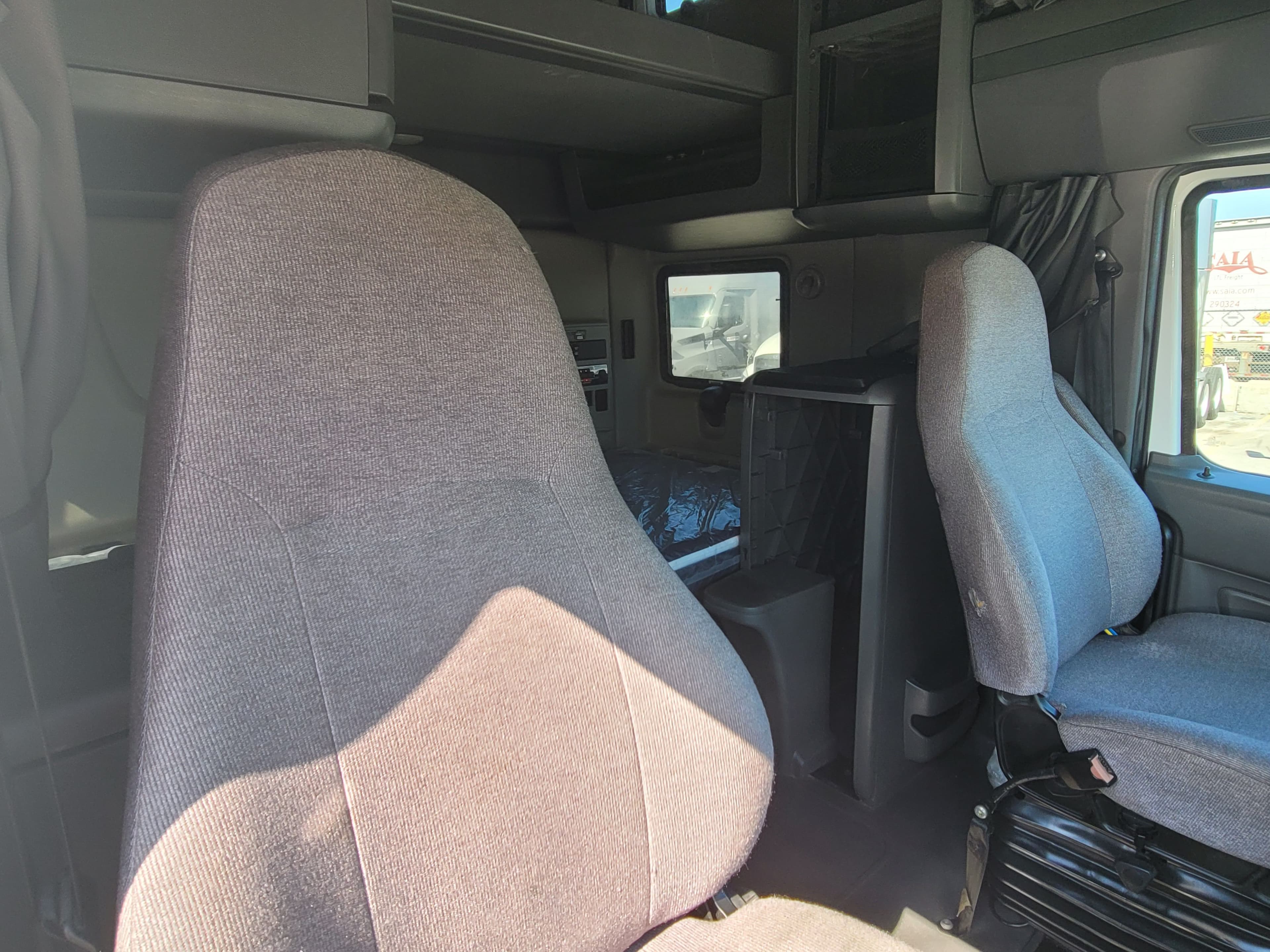 2022 International 1652 image 9