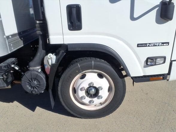 2024 Isuzu NPR HD image 10