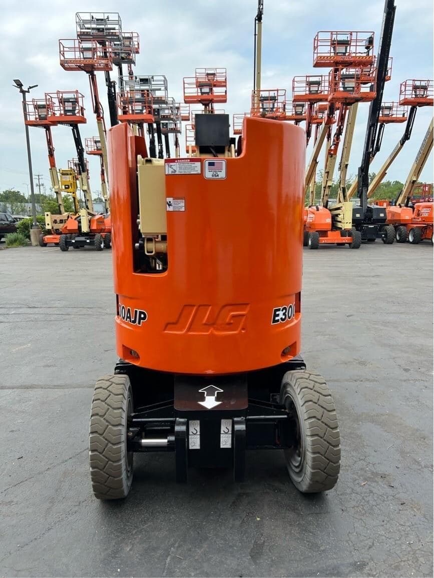 2016 JLG E300AJP PL7787 image 7