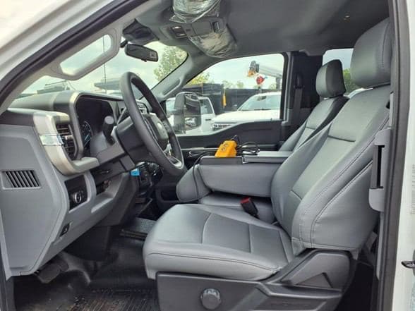 2024 Ford F550 image 22