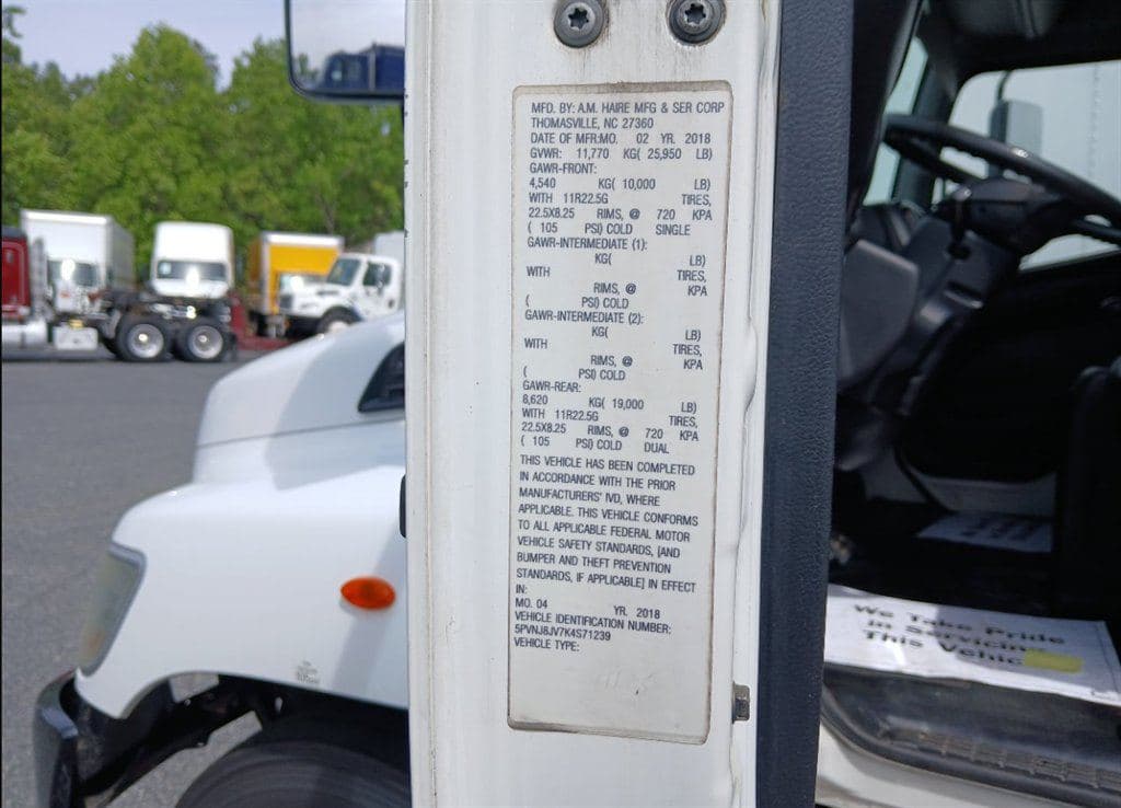 2019 Hino 268 image 15