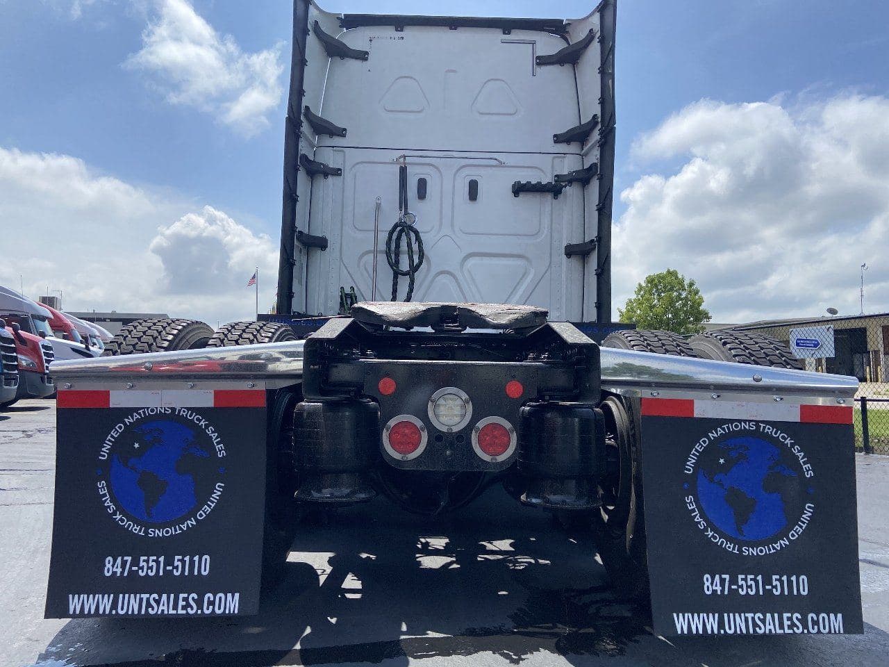 2020 FREIGHTLINER Cascadia CA126 Tandem Axle Sleeper image 7