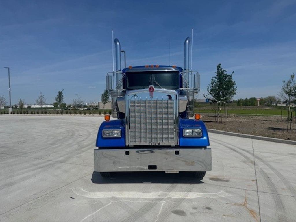 New 2027 KENWORTH W900L image 8
