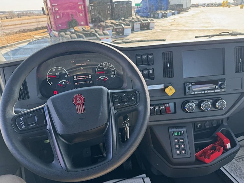 New 2026 KENWORTH T380 image 4