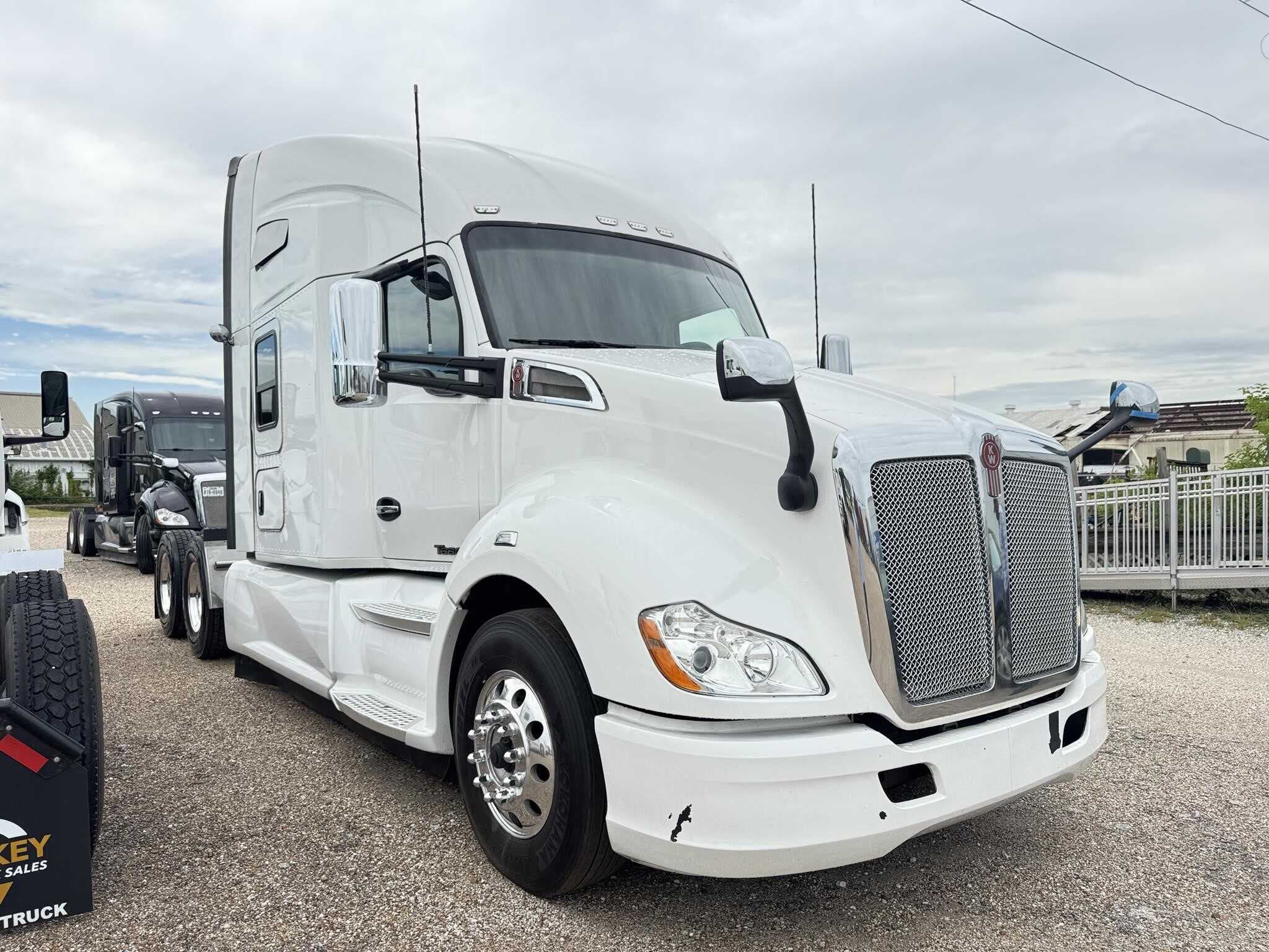 2020 Kenworth T680 image 3