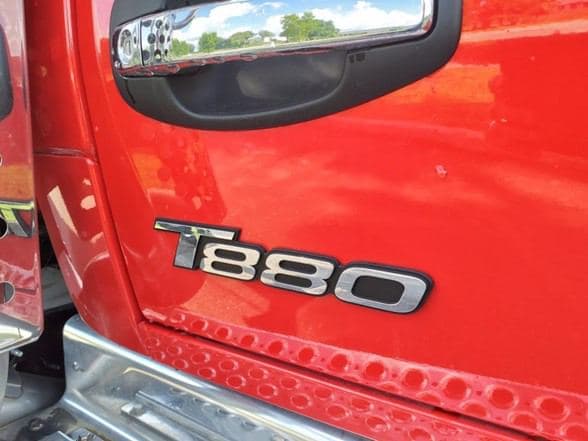 2025 Kenworth T880 image 9