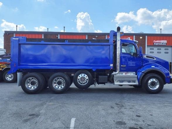 2025 Kenworth T880 image 2