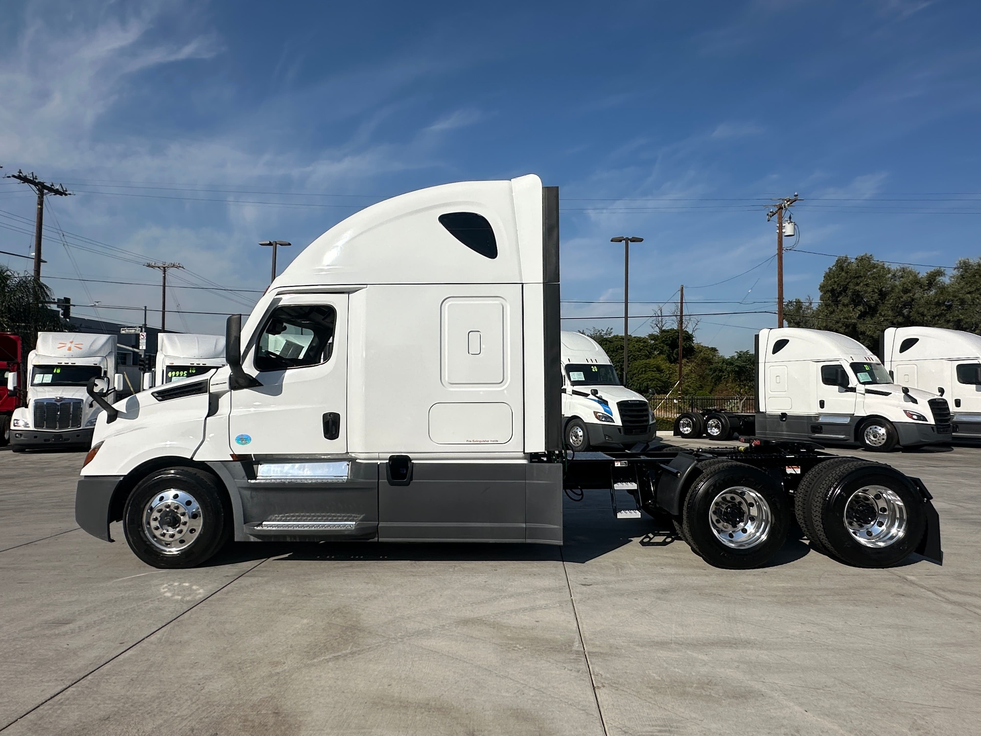 2021 Freightliner Cascadia 126 image 7