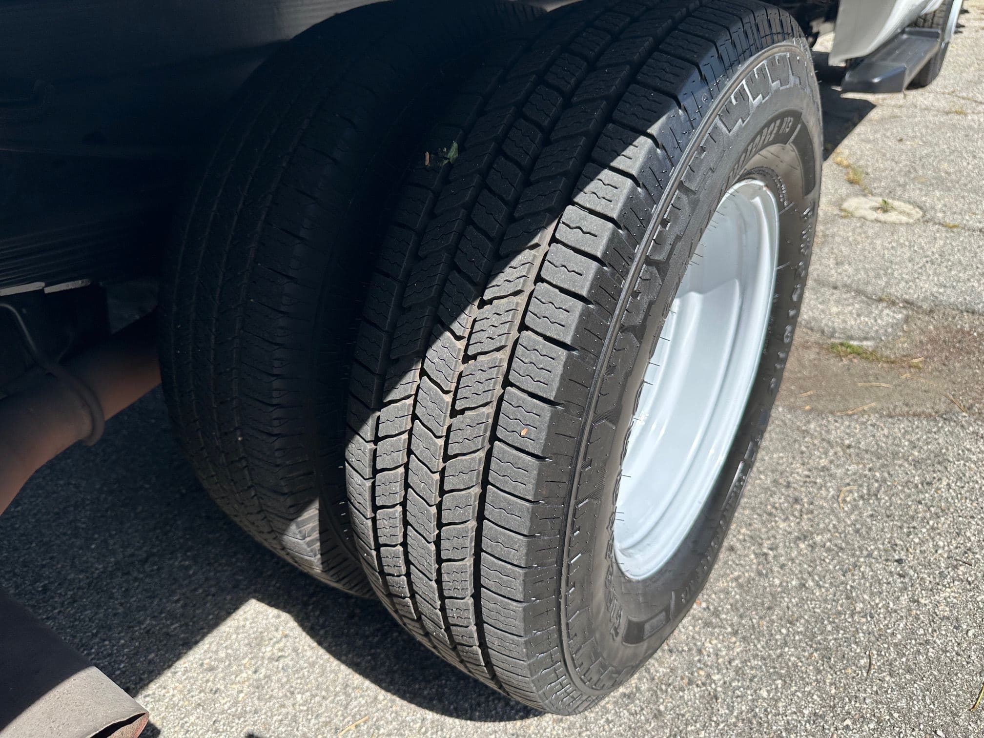 2016 Ford F-350 Reefer Box Truck with Liftgate image 25