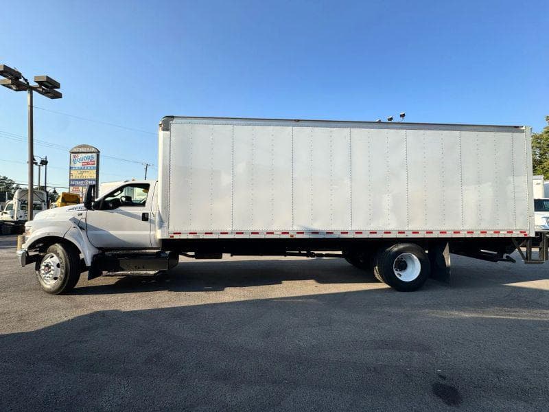 2019 Ford F-750 image 8