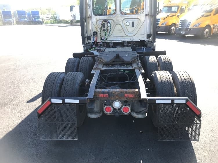Used 2020 FREIGHTLINER Conventional - Day Cab, Tractor - CASCADIA 113 image 12